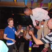 103) Minute to Win It! Indoor *  (Eigen locatie)