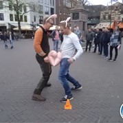 96) Wie is de Sjaak?  Enschede