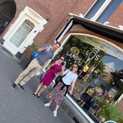 35) Wie ontdekt de Verrader? Den Haag