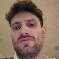 Wie ontdekt de Verrader? aan tafel *  (Eigen locatie)