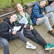 49) The Hunt eigen locatie  (Eigen locatie)