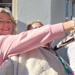 Gooische vrouwen met begeleiding op afstand  (Eigen locatie)