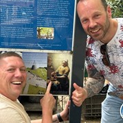 1) Wie ontdekt de Verrader? Delft