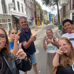 Cluedo met begeleiding op afstand  (Eigen locatie)