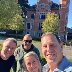 Help, de Directeur is ontvoerd! Met begeleiding op afstand  (Eigen locatie)