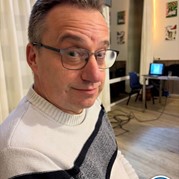 9) Moordspel *  (Eigen locatie)