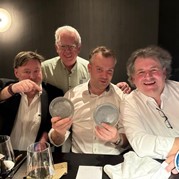 7) Wie ontdekt de Verrader? aan tafel *  (Eigen locatie)