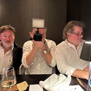 8) Wie ontdekt de Verrader? aan tafel *  (Eigen locatie)