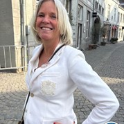 5) Gooische vrouwen met begeleiding op afstand  (Eigen locatie)