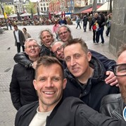 1) The Hangover met begeleiding op afstand  (Eigen locatie)