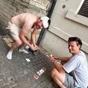 10) The Hangover met begeleiding op afstand  (Eigen locatie)
