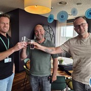8) Wie ontdekt de Verrader? aan tafel *  (Eigen locatie)