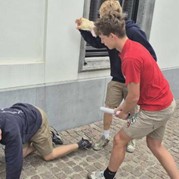 3) The Hangover met begeleiding op afstand  (Eigen locatie)