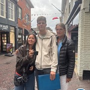 1) Wie ontdekt de Verrader? Harderwijk