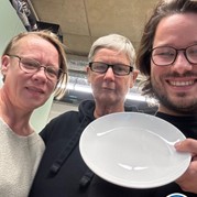2) Wie ontdekt de Verrader? aan tafel *  (Eigen locatie)