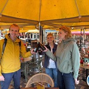 1) Wie ontdekt de Verrader? Delft