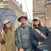33) Wie ontdekt de Verrader? Delft