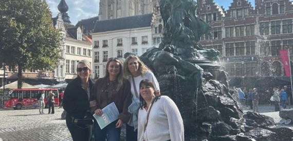 Esther en Anne